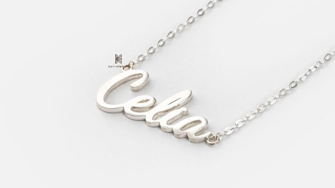 day-chuyen-khac-ten-1