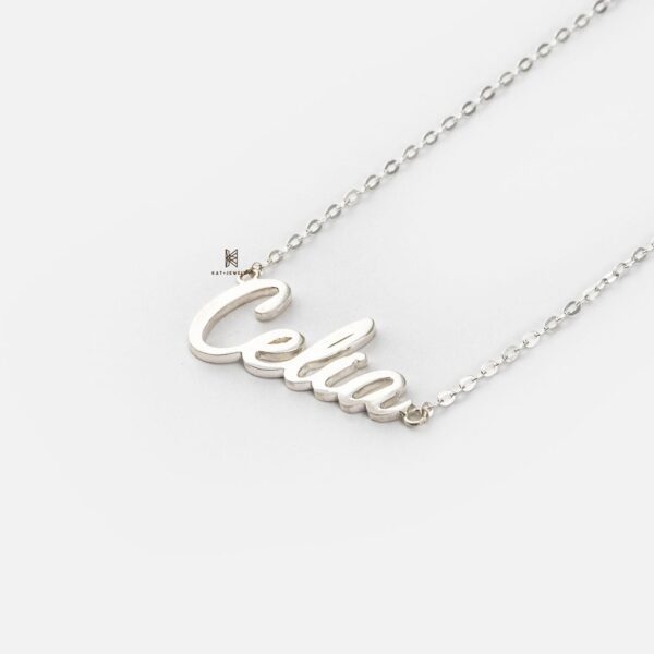 day-chuyen-khac-ten-1