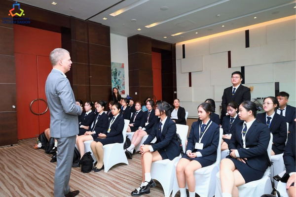 Có nên học cao đẳng trong bối cảnh hiện nay