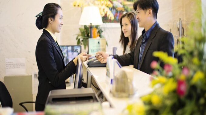 khoi-nghiep-khach-san-nha-hang Kinh nghiệm theo đuổi nghề quản lý khách sạn