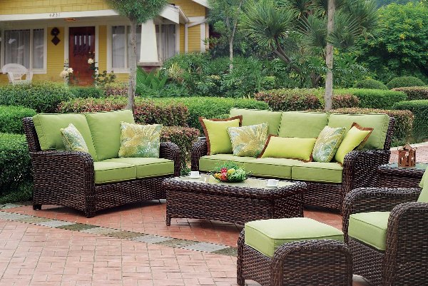 Ghế mây nhựa dành cho khu vực sân vườn